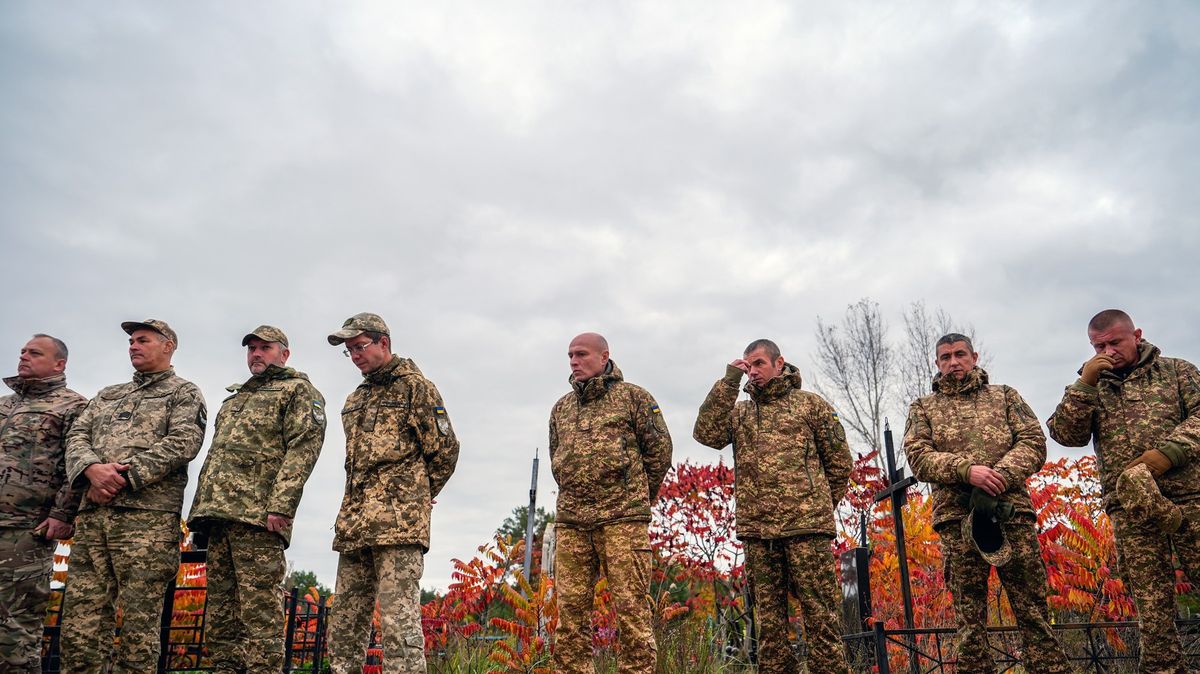 Zrada? Ukrajinští elitní vojáci přebírali medaile, Rusové je rozmetali iskanderem
